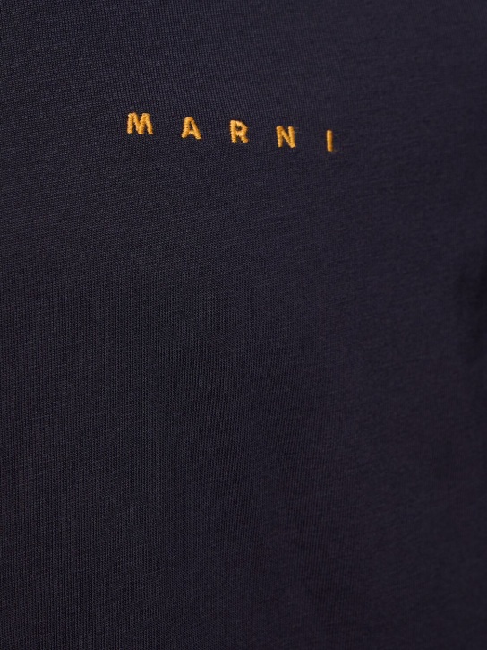 Marni: T-shirt in maglia di cotone organico con logo - Navy - men_1 | Luisa Via Roma