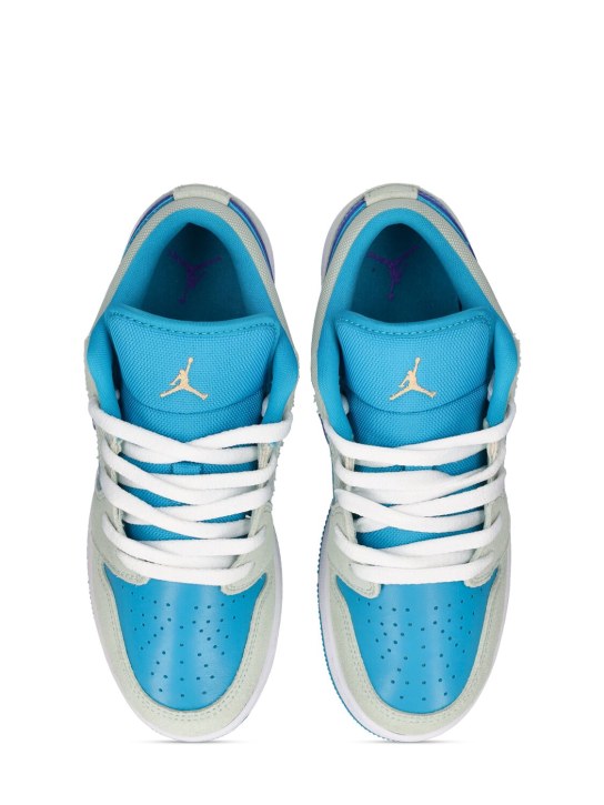 Nike: Sneakers Air Jordan 1 Low - Pistachio/Aqua - kids-boys_1 | Luisa Via Roma