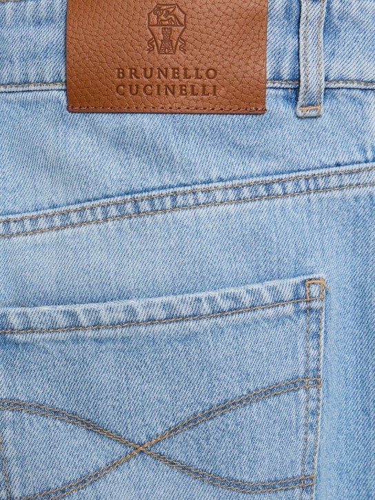 Brunello Cucinelli: Jeans rectos de denim de algodón - Light Wash - men_1 | Luisa Via Roma