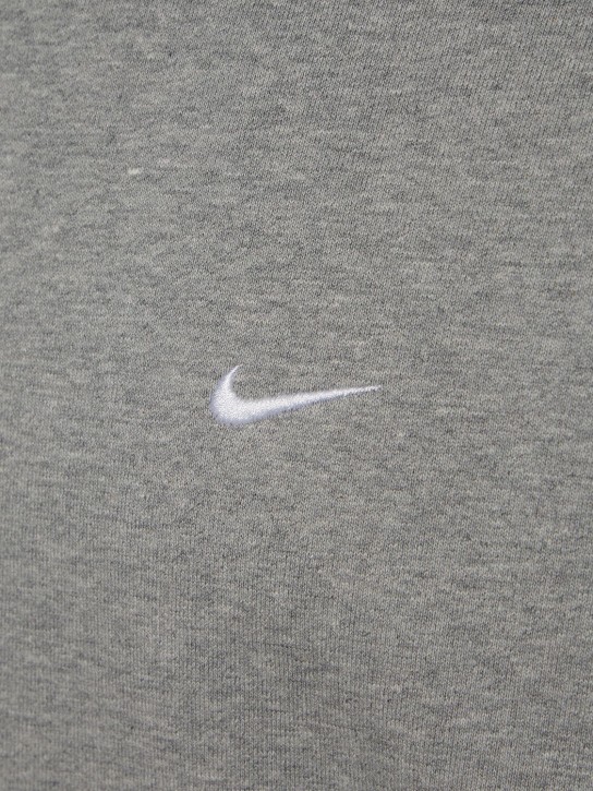 Nike: Sweatshirt „Solo Swoosh“ - Dk Grey Heather - men_1 | Luisa Via Roma