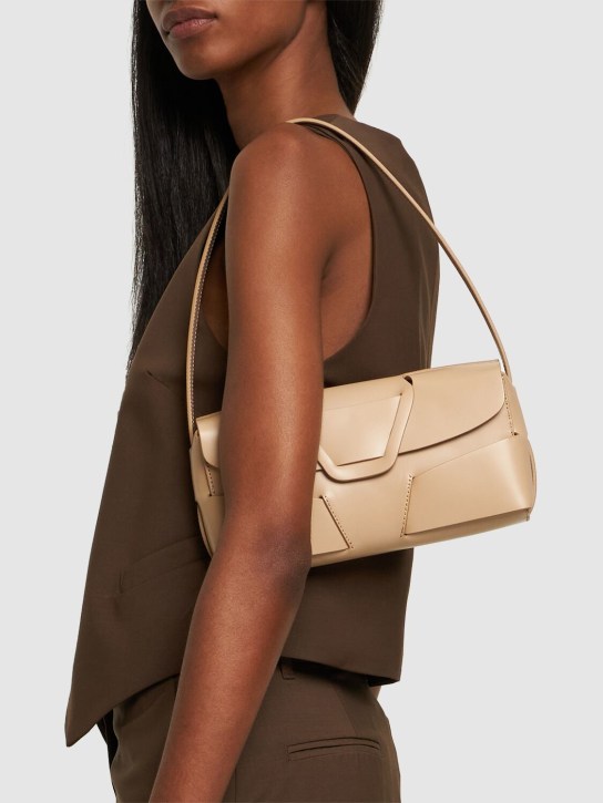 Hereu: Mabra leather shoulder bag - Sand - women_1 | Luisa Via Roma