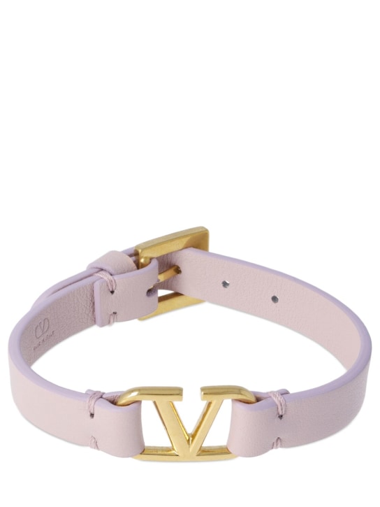 Valentino Garavani: V logo leather belt bracelet - Water Lilac - women_0 | Luisa Via Roma