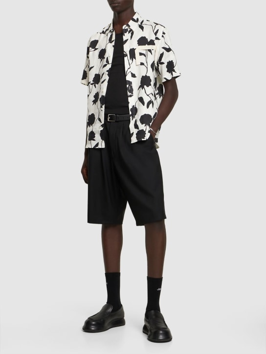 Jacquemus: Camisa de lino estampada - Print Black Ros - men_1 | Luisa Via Roma