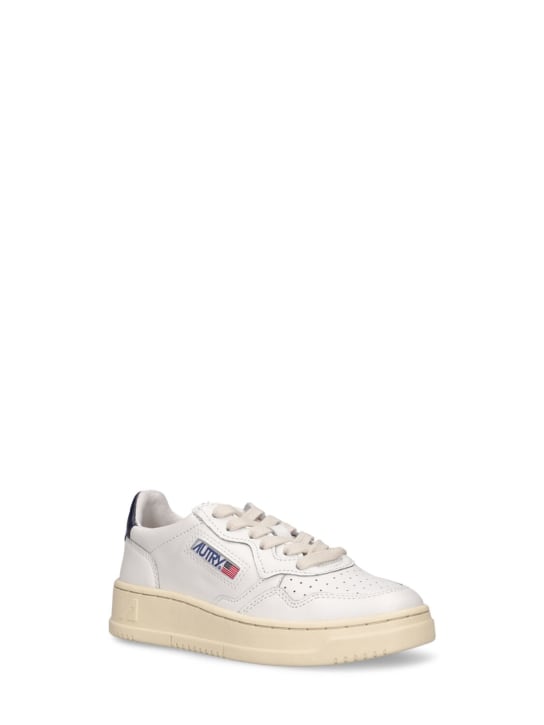Autry: Medalist low lace-up sneakers - White/Navy - kids-girls_1 | Luisa Via Roma