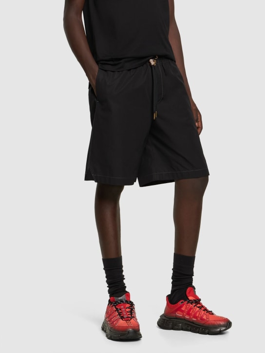 Versace: Baskets à logo - Rouge/Noir - men_1 | Luisa Via Roma