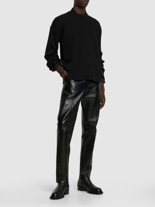 Versace: Suéter de punto de lana con hebilla - Negro - men_1 | Luisa Via Roma