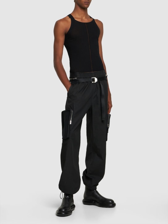 Dion Lee: Pantalones cargo de algodón orgánico con riñonera - Negro - men_1 | Luisa Via Roma