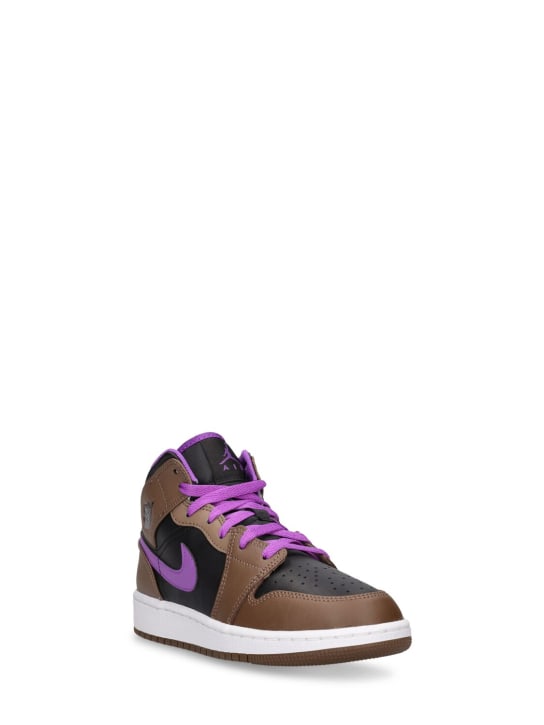 Nike: Sneakers Air Jordan 1 Mid - Café/Púrpura - kids-boys_1 | Luisa Via Roma