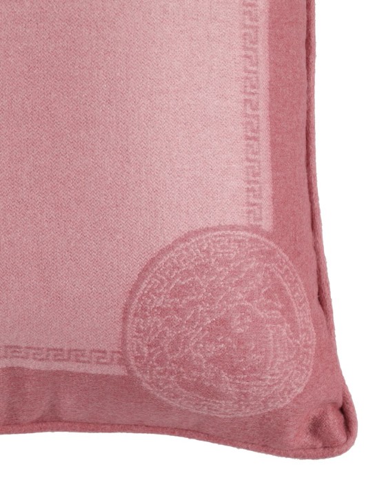 Versace: Medusa cushion - Rose - ecraft_1 | Luisa Via Roma