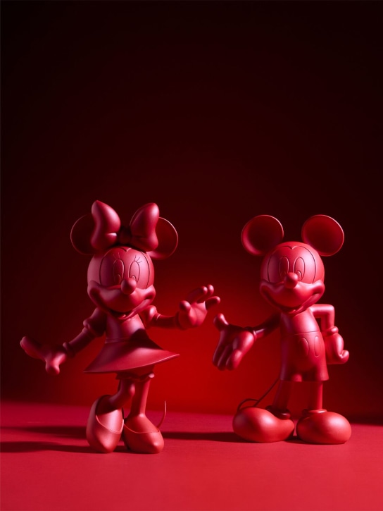 Leblon Delienne: LVR Exclusive Mickey Welcome figurine - Rot - ecraft_1 | Luisa Via Roma