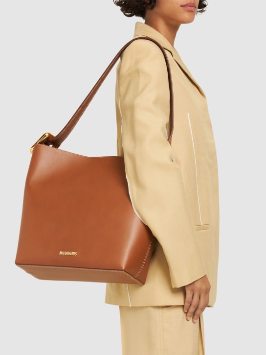 Jacquemus: Le Regalo leather tote bag - Light Brown - women_1 | Luisa Via Roma