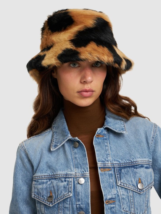 Stand Studio: Wera faux soft teddy fur bucket hat - women_1 | Luisa Via Roma