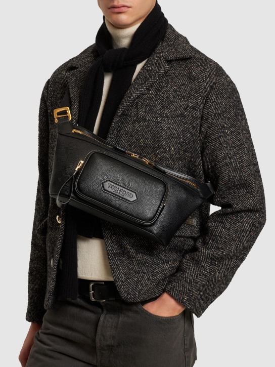 Tom Ford: Large grained leather belt bag - men_1 | Luisa Via Roma