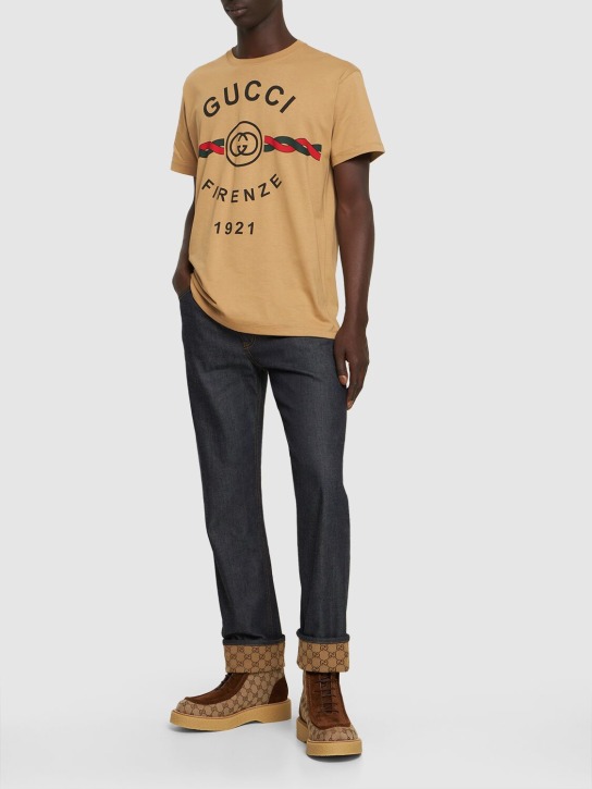 Gucci: Camiseta de algodón con logo estampado - Camel/Multi - men_1 | Luisa Via Roma