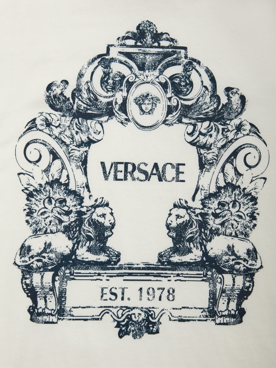 Versace: T-shirt in jersey di cotone con logo - Bianco/Navy - kids-boys_1 | Luisa Via Roma