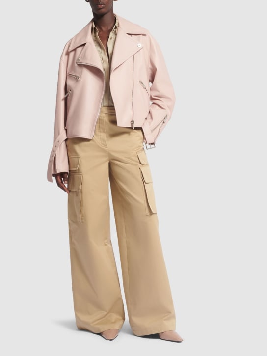 Versace: 系腰带皮革机车夹克 - 粉色 - women_1 | Luisa Via Roma