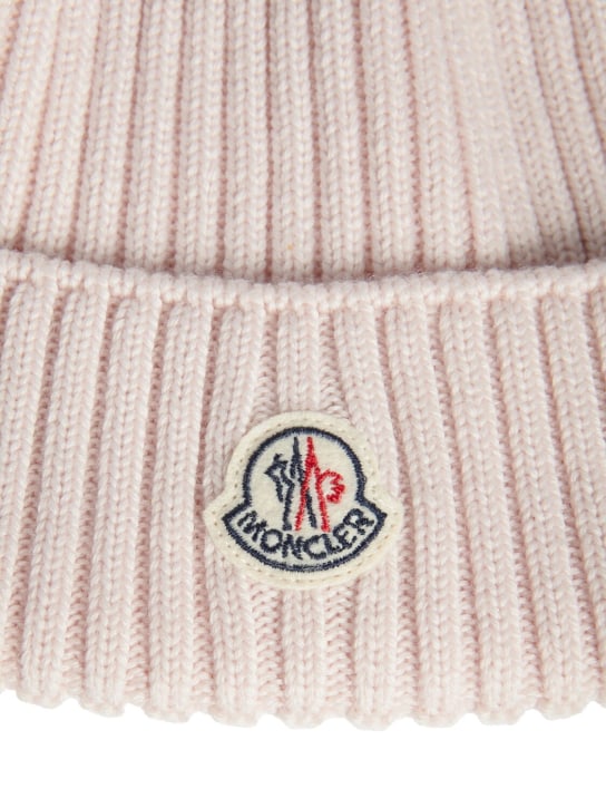 Moncler: Cappello beanie in lana extrafine con logo - Rosa - kids-boys_1 | Luisa Via Roma