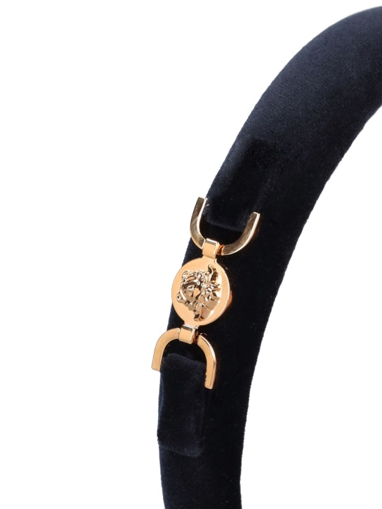 Versace: Diadema de terciopelo con logo - kids-girls_1 | Luisa Via Roma