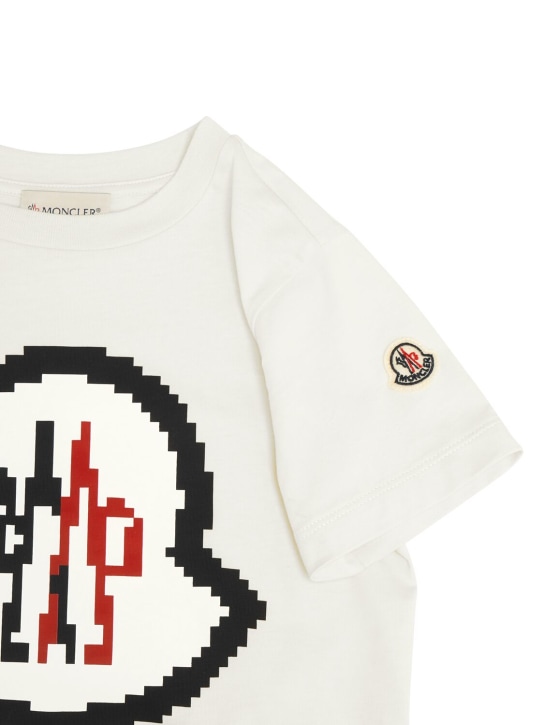 Moncler: T-shirt in jersey di cotone con logo - Bianco - kids-girls_1 | Luisa Via Roma