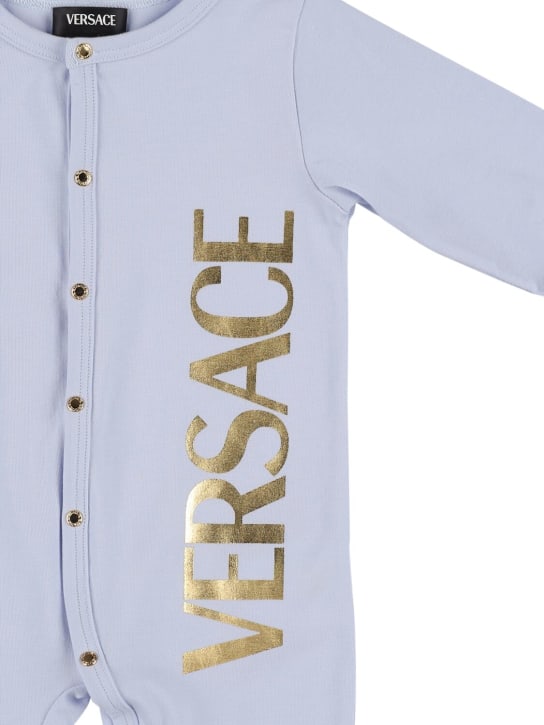 Versace: Barboteuse & bonnet en jersey de coton - White/Blue/Gold - kids-boys_1 | Luisa Via Roma
