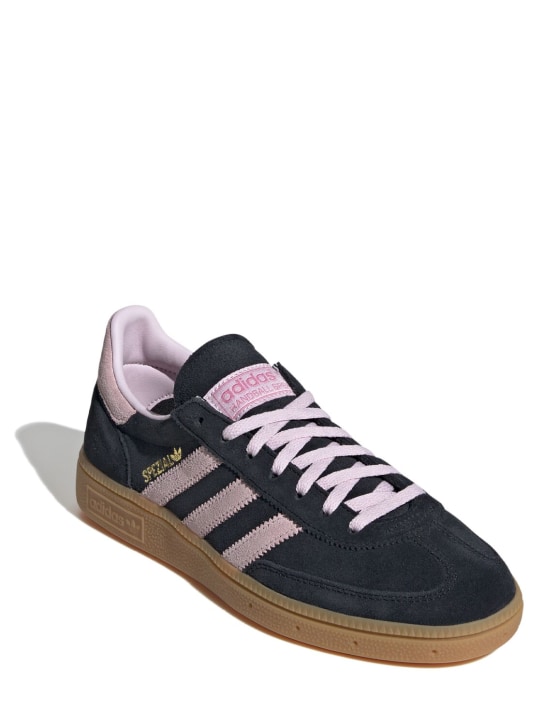 adidas Originals: Sneakers "Handball Spezial" - Schwarz/Pink - women_1 | Luisa Via Roma