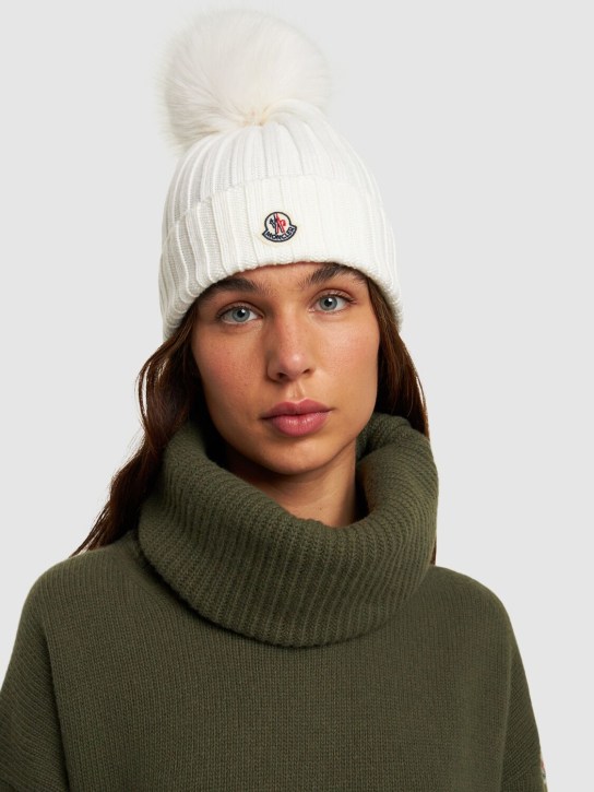 Moncler: Logo tricot wool beanie - White - women_1 | Luisa Via Roma