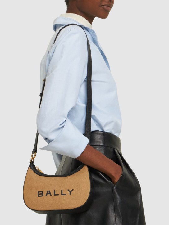 Bally: Sac porté épaule en toile à logo Bar Ellipse - Sable/Noir - women_1 | Luisa Via Roma