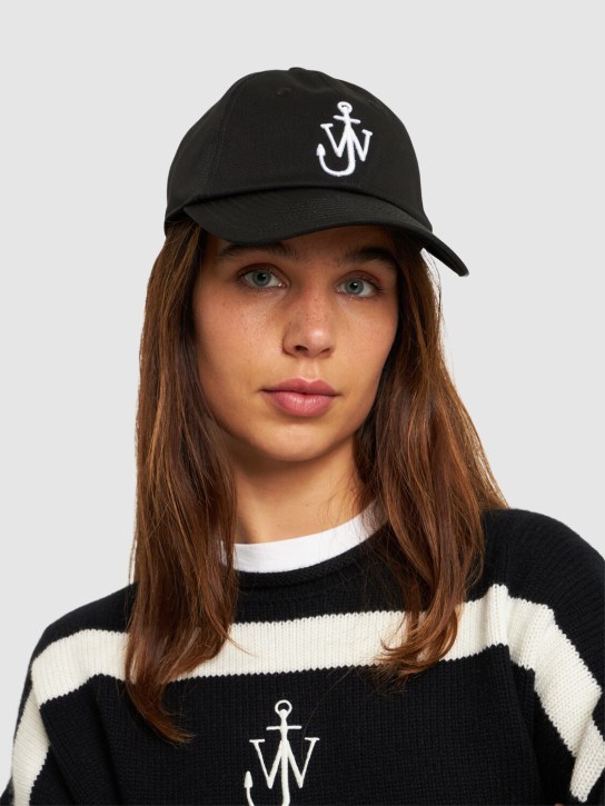 JW Anderson: Logo棉质棒球帽 - 黑色/白色 - women_1 | Luisa Via Roma