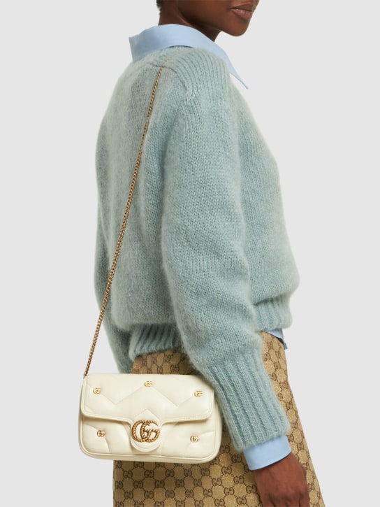 Gucci: Mini Schultertasche aus Leder "GG Marmont 2.0" - Antique White - women_1 | Luisa Via Roma