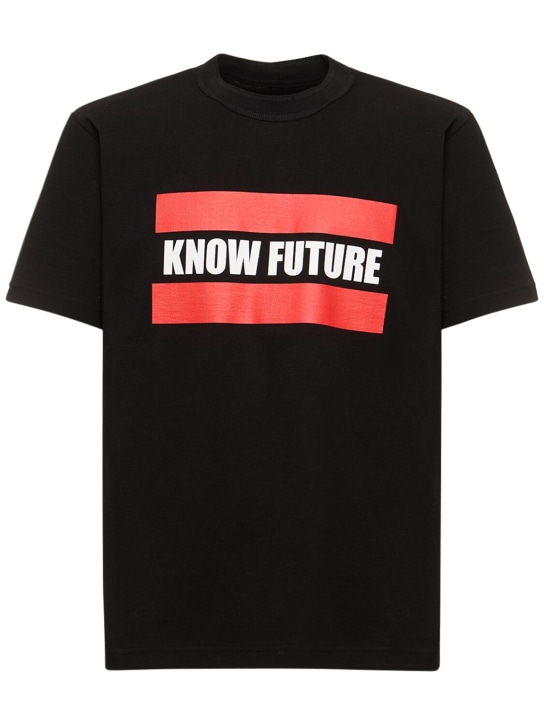 Sacai: Bedrucktes T-Shirt „Know Future“ - Schwarz - men_0 | Luisa Via Roma