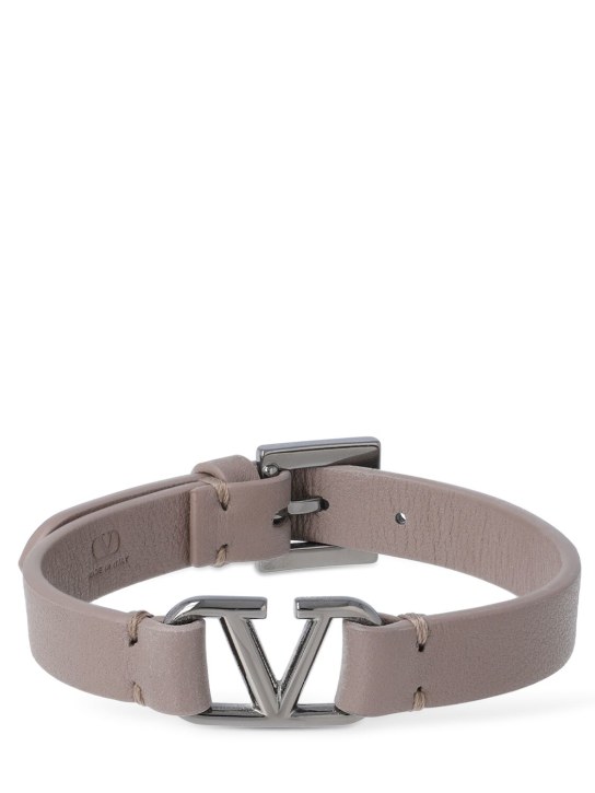Valentino Garavani: Bracelet en cuir V Logo - Clay/Black - men_0 | Luisa Via Roma