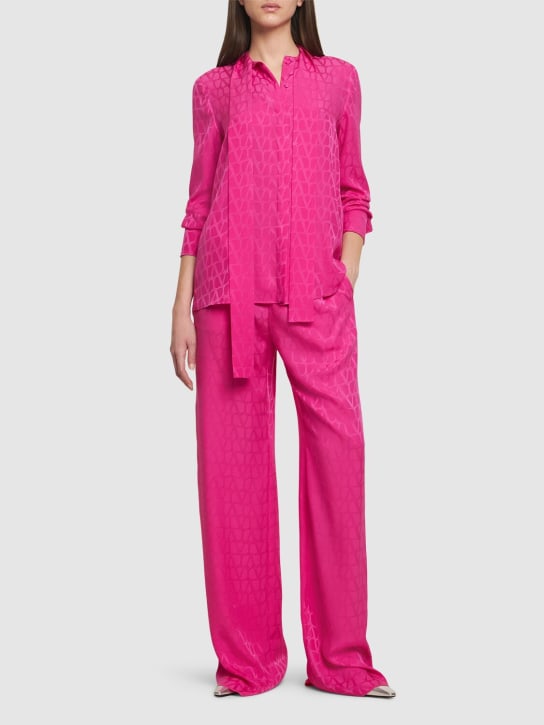 Valentino: Pantaloni dritti in seta jacquard con logo - Pink - women_1 | Luisa Via Roma
