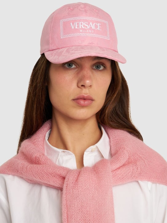 Versace: Baseballkappe aus Logojacquard - Pink White - women_1 | Luisa Via Roma