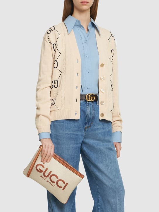 Gucci: Canvas-Clutch mit Gucci-Druck - Weiß/Braun - women_1 | Luisa Via Roma