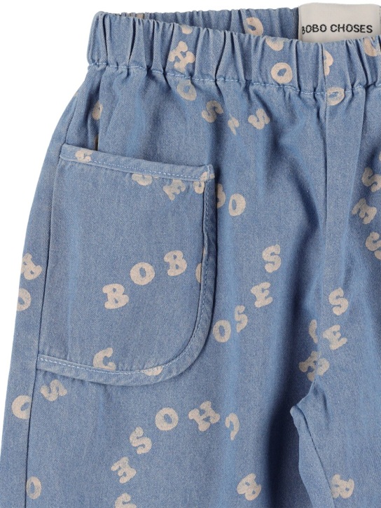 Bobo Choses: Pantalon en denim imprimé - Bleu Clair - kids-girls_1 | Luisa Via Roma