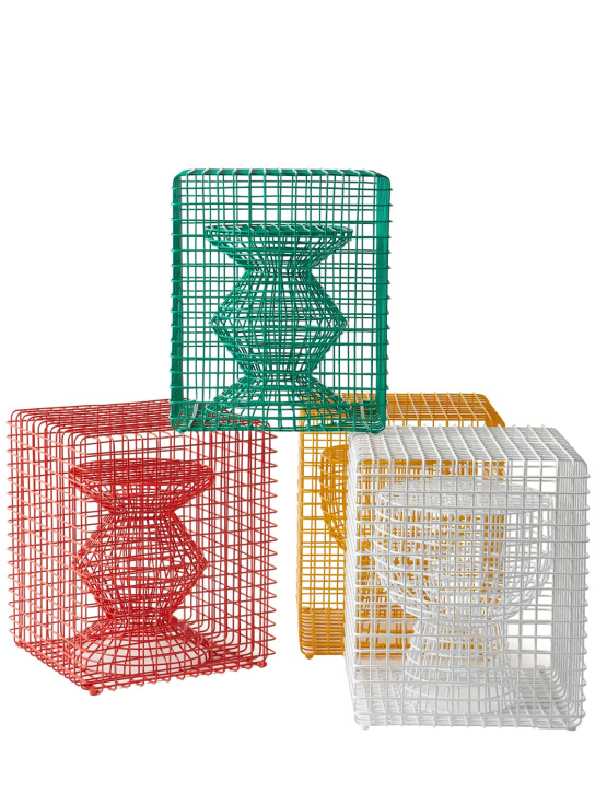 Polspotten: Zig Zag red wire stool - ecraft_1 | Luisa Via Roma
