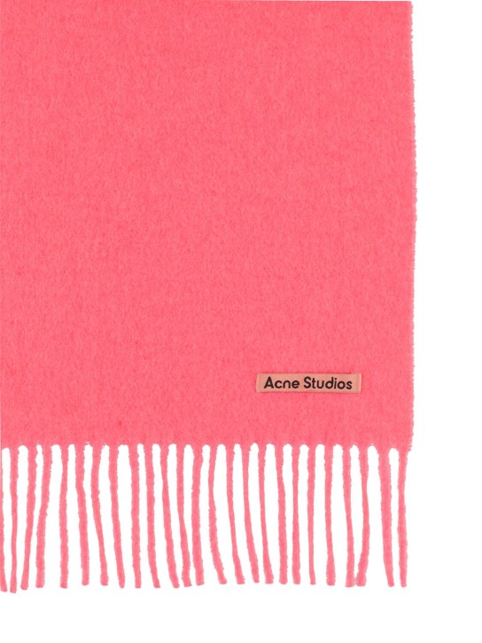 Acne Studios: Bufanda Canada de lana - Hot Pink - women_1 | Luisa Via Roma