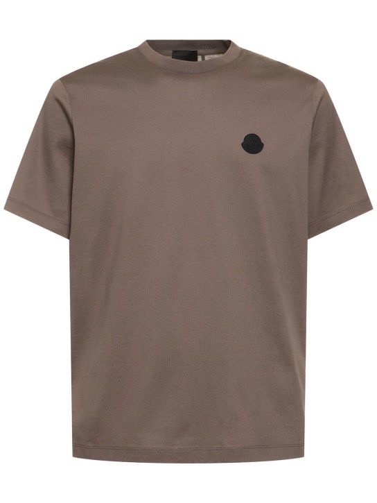 Moncler: T-shirt in cotone con logo - Taupe - men_0 | Luisa Via Roma