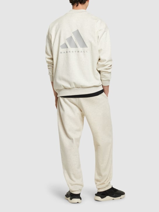 adidas Originals: Fleece-Sweatshirt „One Basketball“ - Beige - men_1 | Luisa Via Roma
