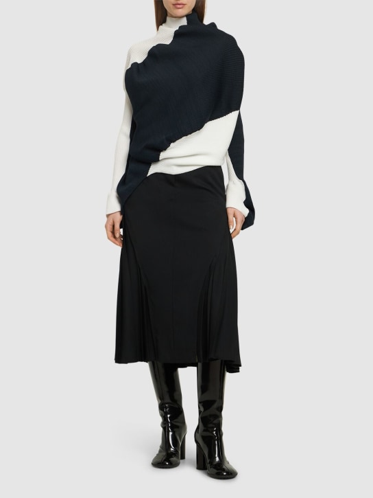ISSEY MIYAKE: Body collo alto in jersey di raso - Bianco/Navy - women_1 | Luisa Via Roma