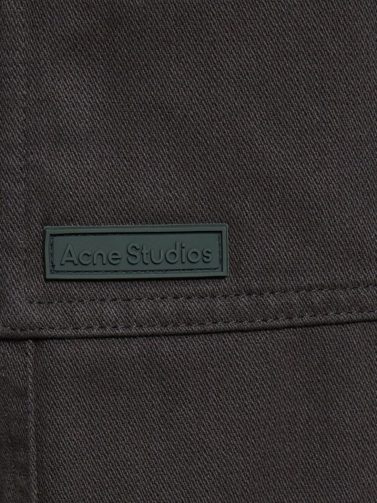 Acne Studios: Pantaloni cargo Patson in twill di misto cotone - Grigio Scuro - men_1 | Luisa Via Roma