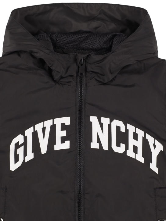 Givenchy: Coupe-vent en nylon à logo à capuche - Noir - kids-boys_1 | Luisa Via Roma