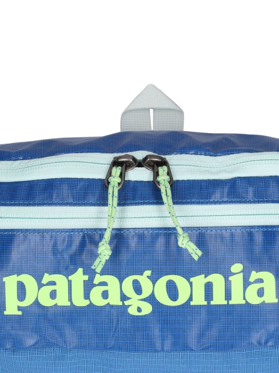 Patagonia: 5L Black Hole belt bag - Vessel Blue - men_1 | Luisa Via Roma