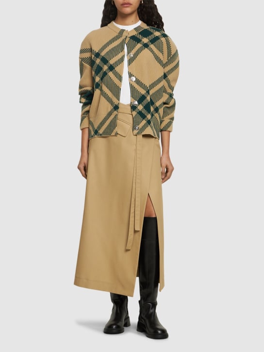 Burberry: Cardigan in maglia di misto lana - Beige/Verde - women_1 | Luisa Via Roma