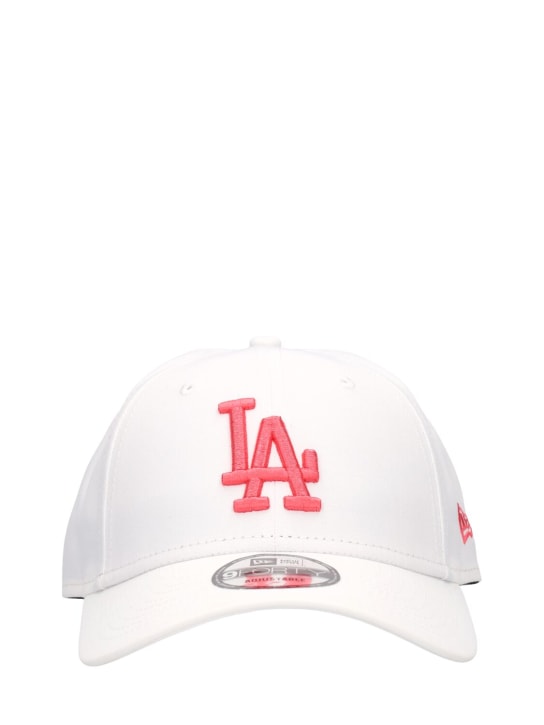 New Era: LA Dodgers Repreve 9Forty科技织物帽子 - 白色/粉色 - women_0 | Luisa Via Roma
