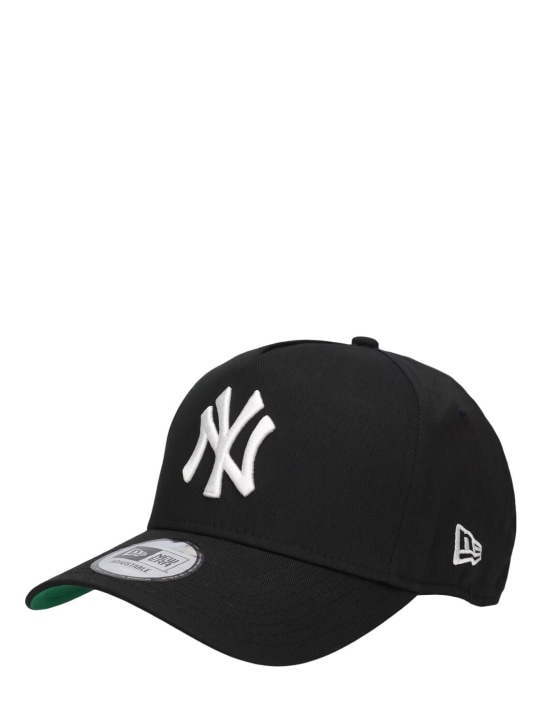 New Era: Cappello NY Yankees Patch 9Forty A-Frame - Nero/Bianco - women_1 | Luisa Via Roma