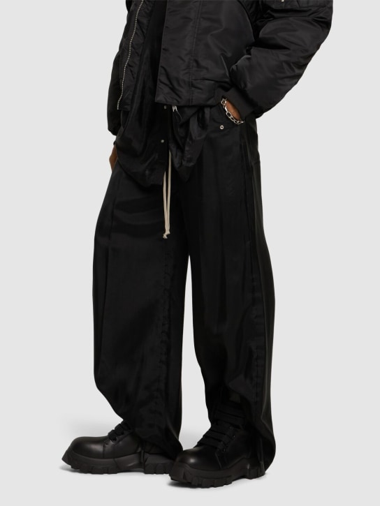 Rick Owens: Jumbolaced Bozo Tractor leather boots - Black - men_1 | Luisa Via Roma