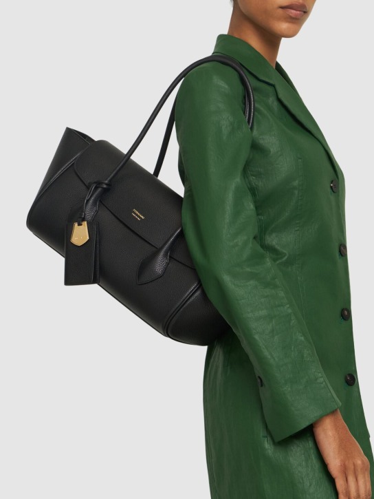 Ferragamo: Medium Class leather shoulder bag - Black - women_1 | Luisa Via Roma