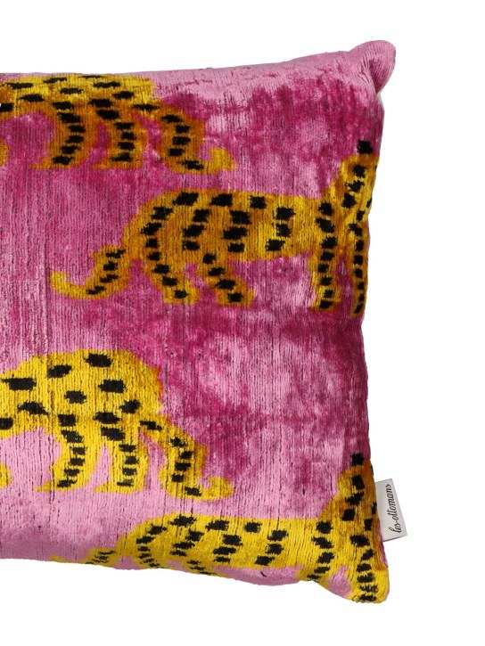 Les Ottomans: Silk & cotton velvet cushion - Rosa - ecraft_1 | Luisa Via Roma