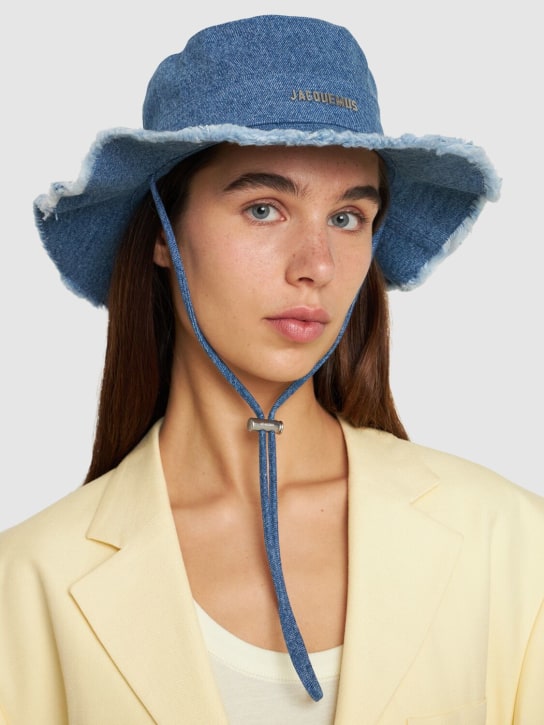 Jacquemus: Cappello Le Bob Artichaut in cotone con logo - Blu - women_1 | Luisa Via Roma